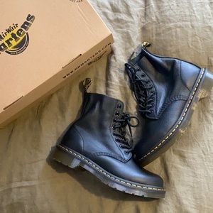 Dr. Martens 1460 Pascal Virginia Black Boot